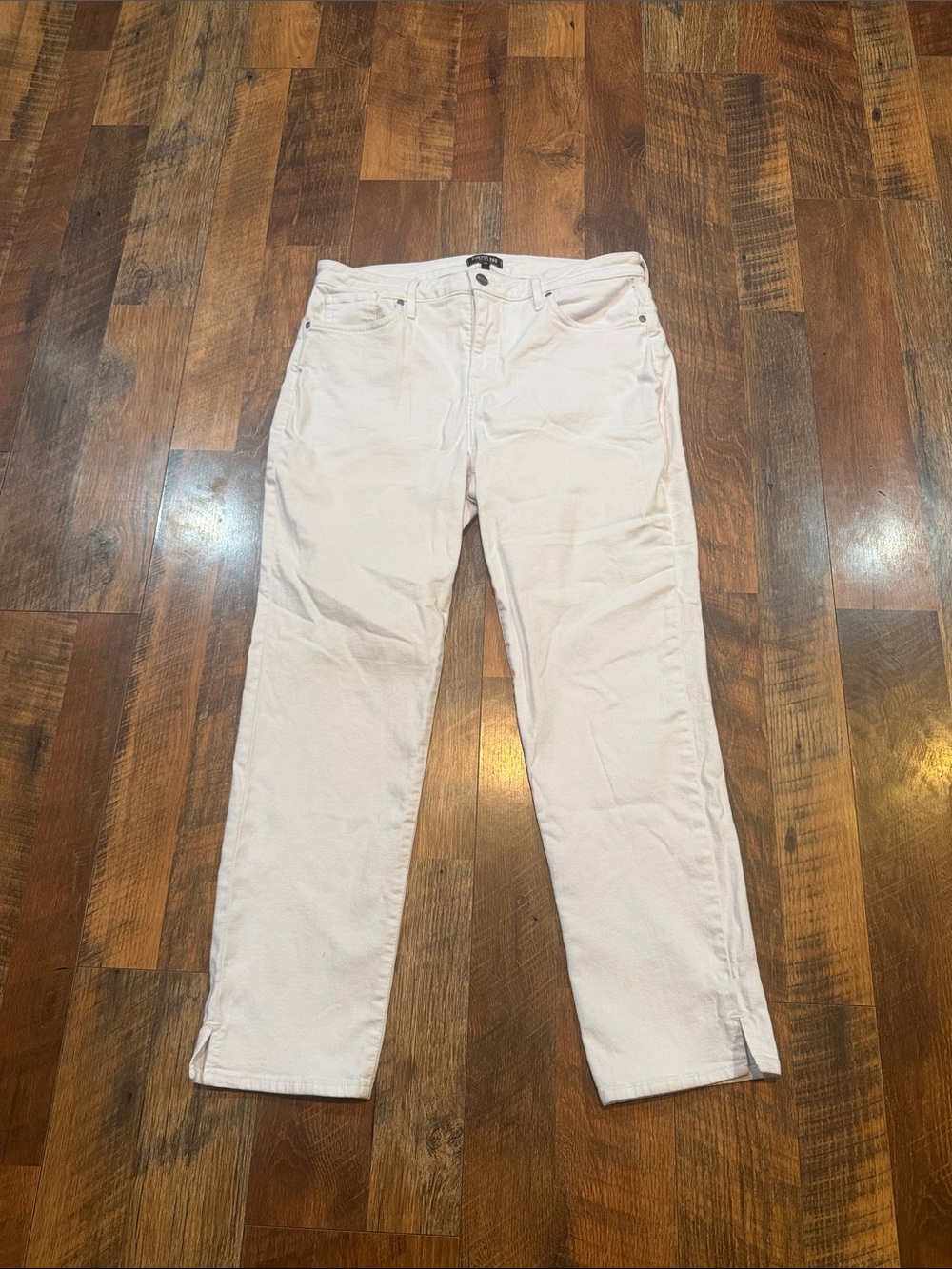 NYDJ Straight Jeans in white 10 (4050)